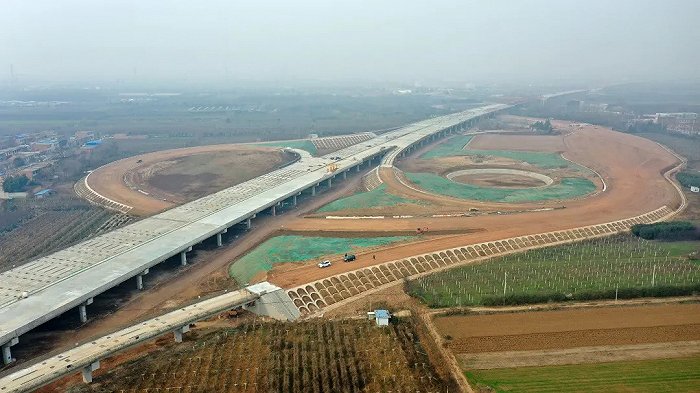 變廢為寶 600多萬(wàn)噸建筑垃圾鋪筑高速公路，開(kāi)啟公路工程綠色新篇章